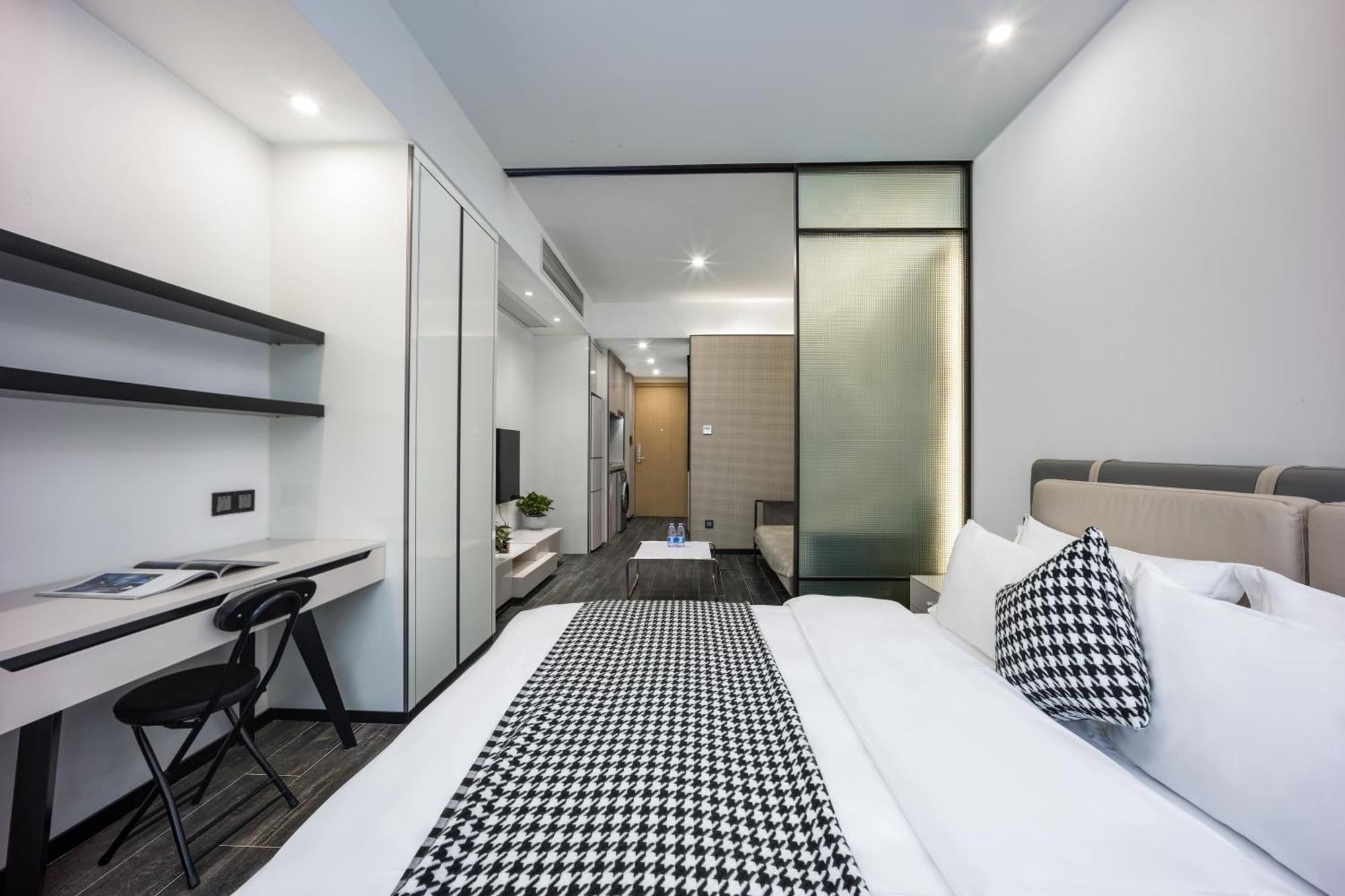 Ode To Joy East Railway Station Guanghuan Shopping Park Branch Apartment *