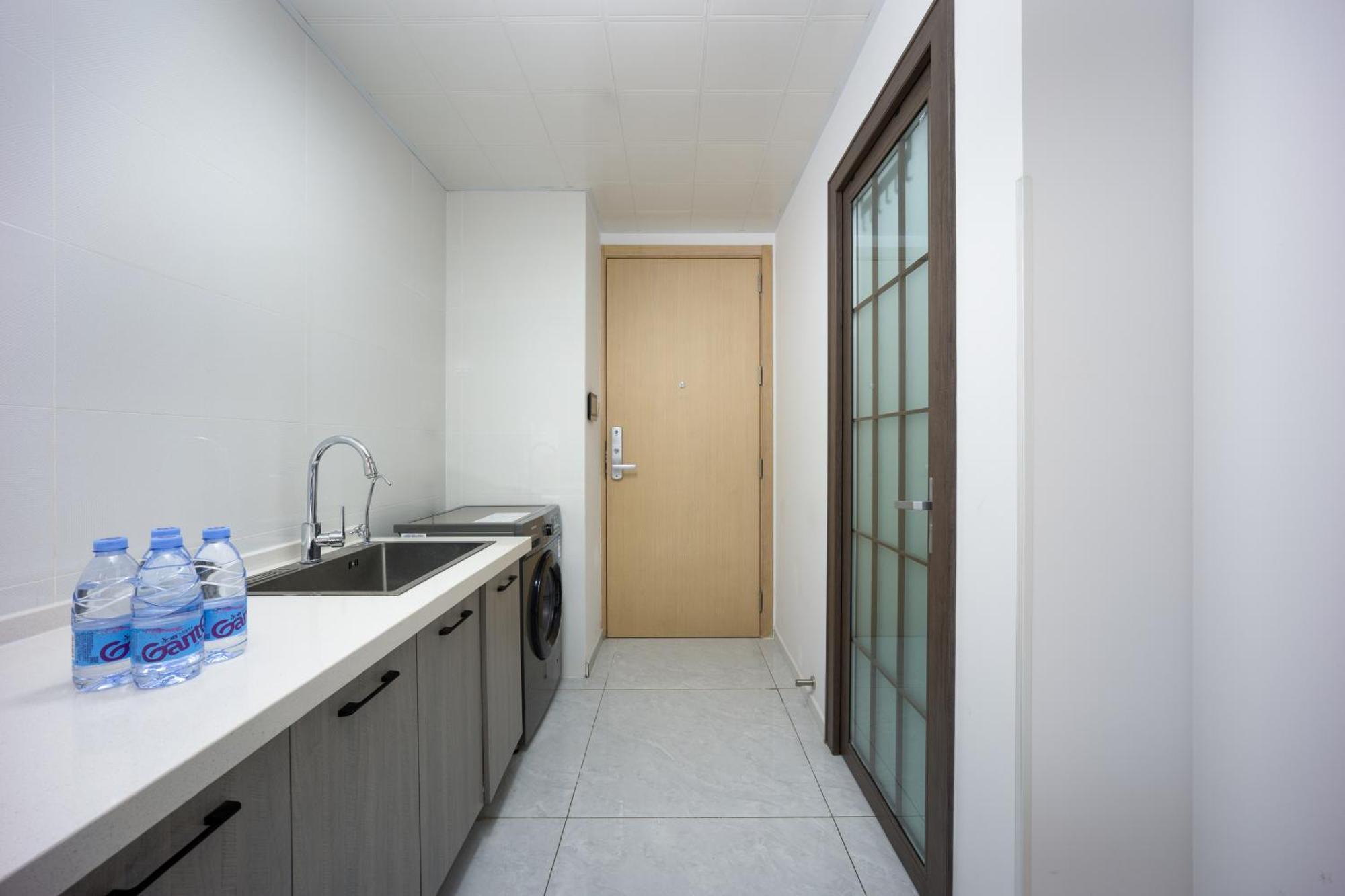 Ode To Joy East Railway Station Guanghuan Shopping Park Branch Apartment *